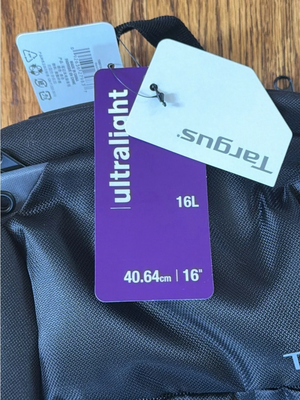 Targus Black and Purple Ultralight 16L Backpack Tag